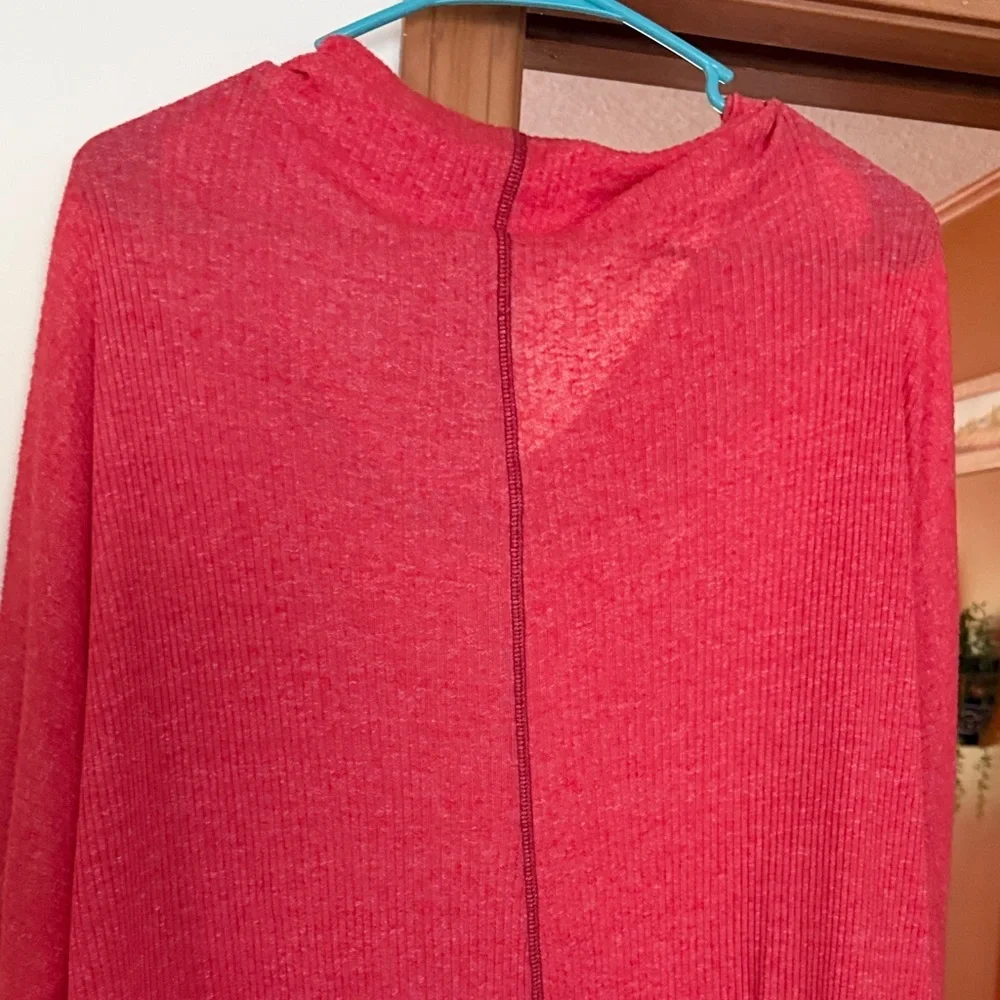 We The Free Lightweight Londontown Thermal Top Size Large - Picture 9 of 10